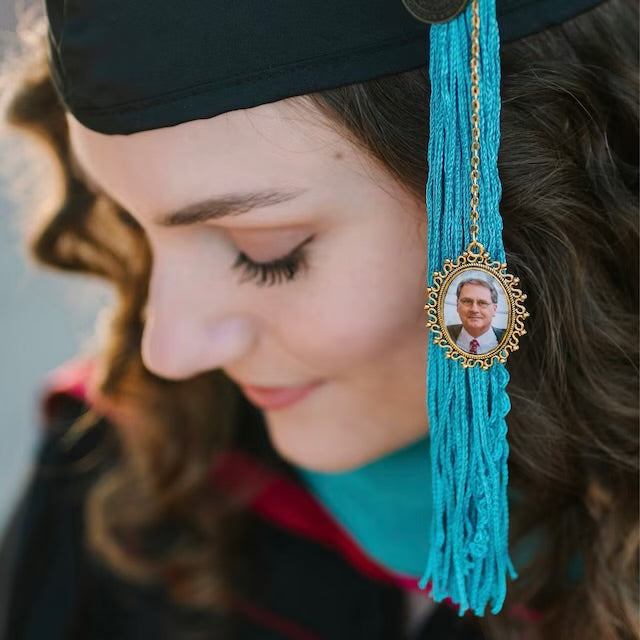graduation tassel with charm gold