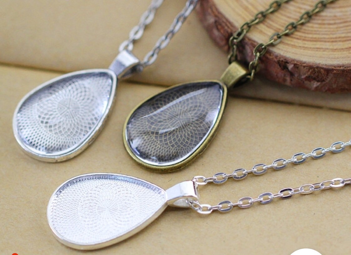 Tear drop shaped Pendants Blank for necklace or jewelry making with photos, Mosaic Glass, Clay, Dried Flowers Lead and Nickel Free)