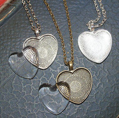 25mm Heart Shaped Pendant Charms