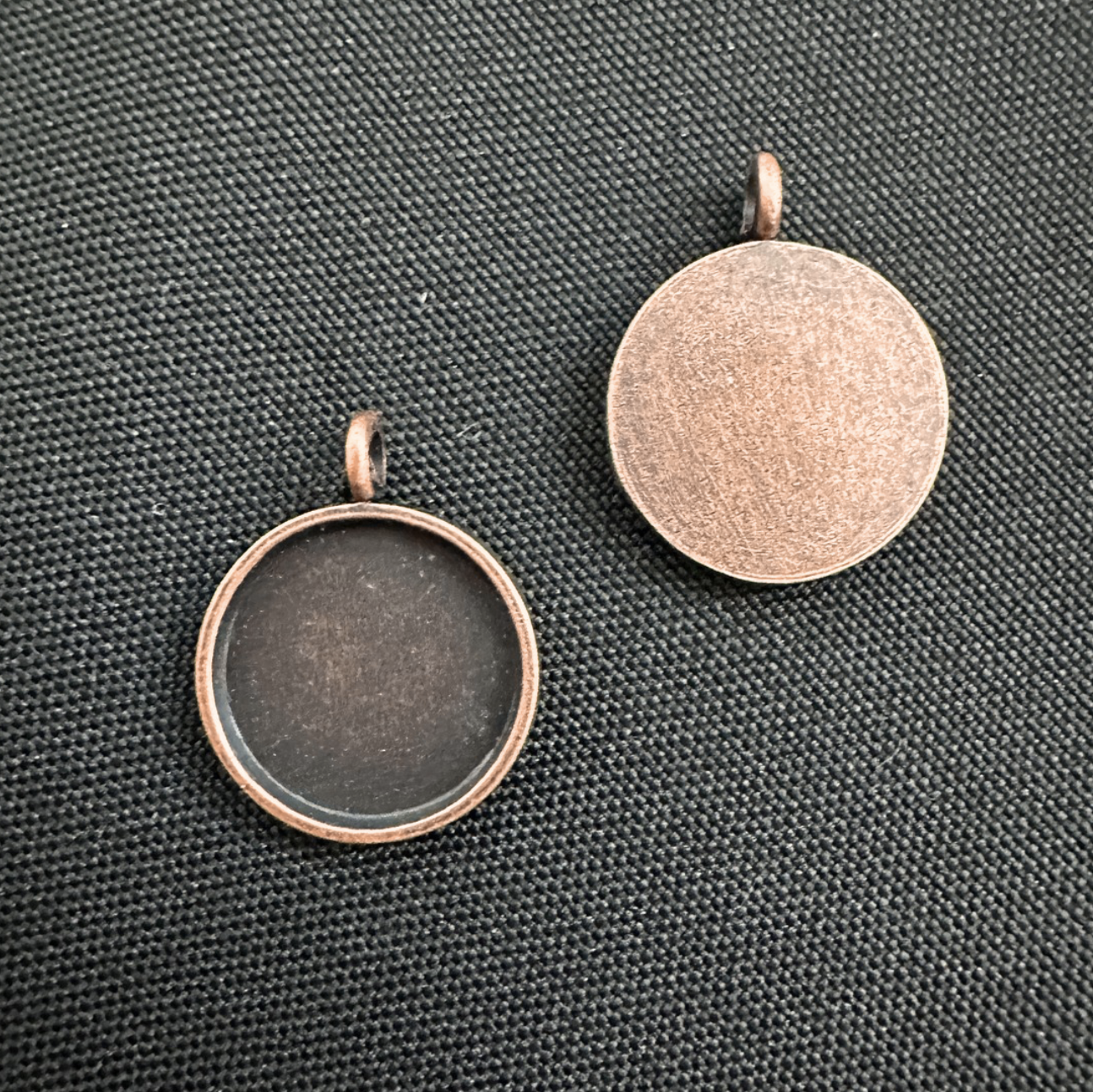 25 - 16mm Round Bezel Pendants (Bail) Antique Copper