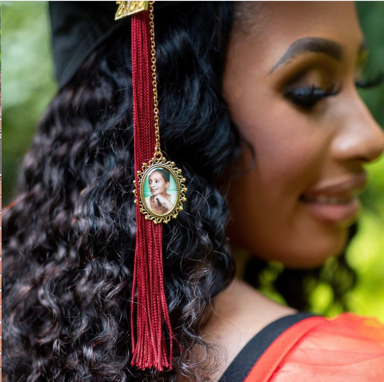 Personalized Graduation Tassel with Memorial Photo Charm - Perfect Pendants Plus